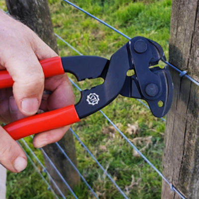 Strainrite Staple Puller With Cable Stripper