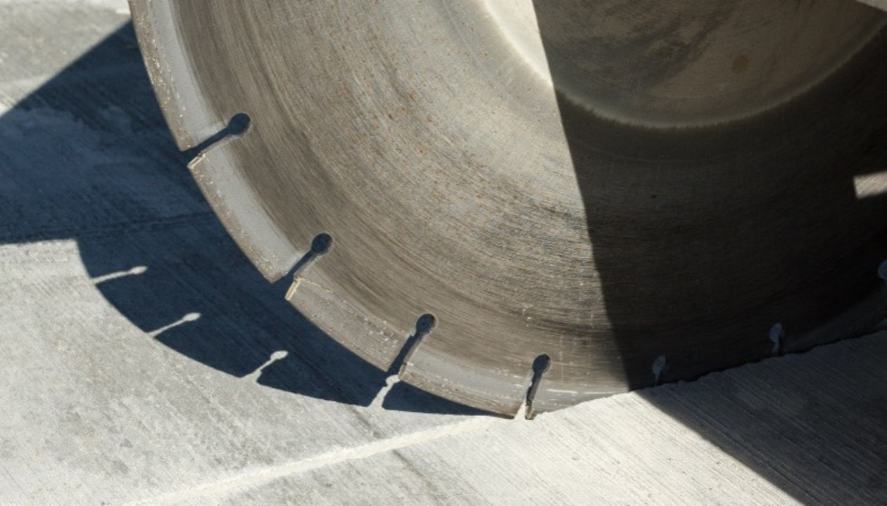 Cutting deeper: The engineering logic behind saw cutting depth in SFRC